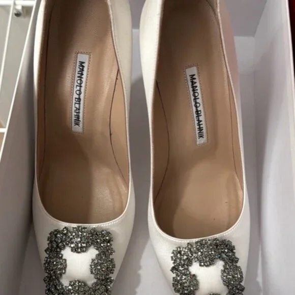 Manolo blahnik White Satin Jewel Buckle Pumps White Satin Jewel Buckle Pump - Picture 2 of 8